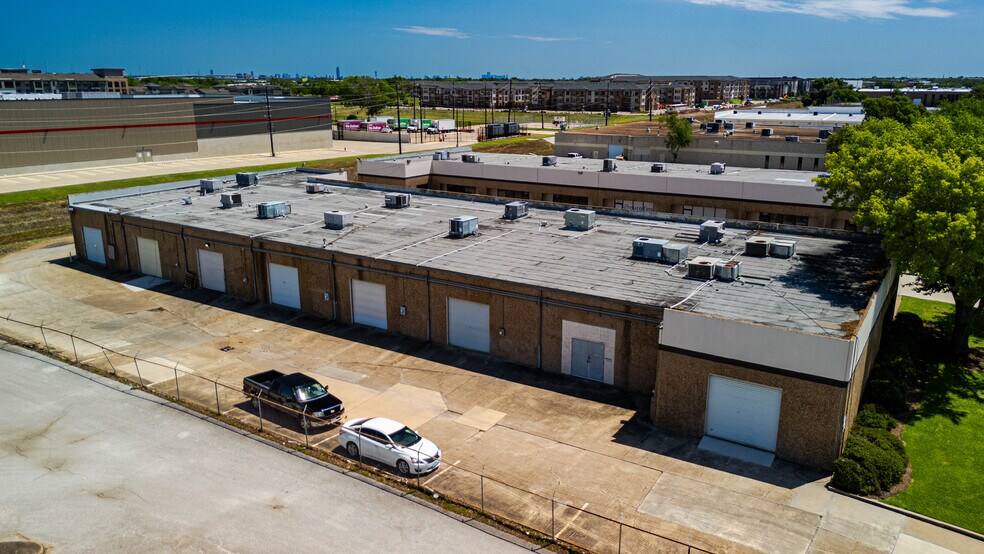 4230-4246 Bluebonnet Dr, Stafford, TX à louer - Photo de l’immeuble – Image 3 sur 6
