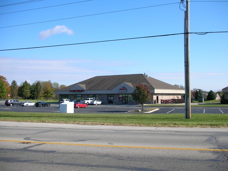 2211 S Park Ave, Alexandria, IN à louer - Photo de l’immeuble – Image 2 sur 7