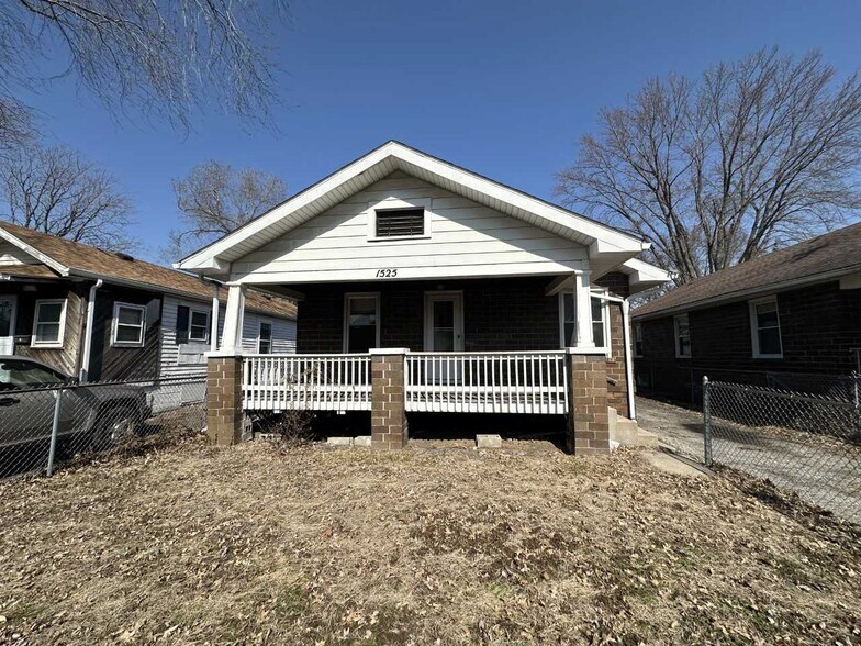 1525 E Cummins Ave, Springfield, IL à vendre - Photo principale – Image 1 sur 1