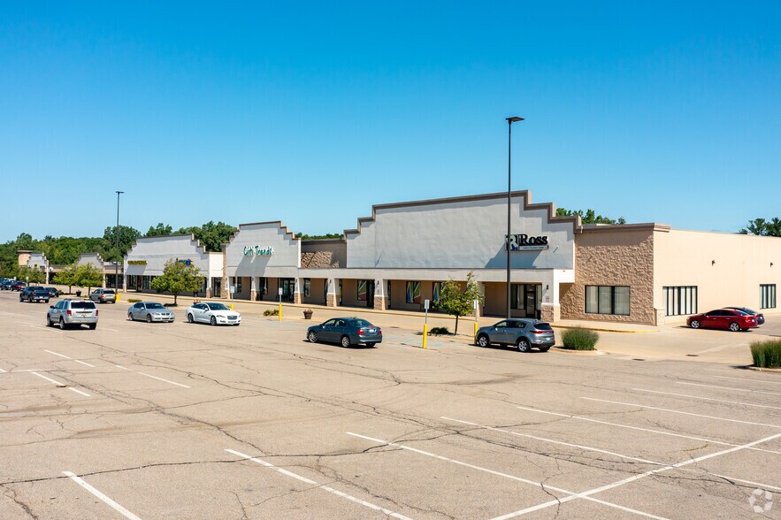 4655-4741 Washtenaw Ave, Ann Arbor, MI à louer - Photo de l’immeuble – Image 2 sur 42