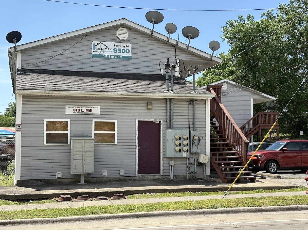 319 E Mill St, Carbondale, IL à vendre Photo principale– Image 1 sur 2