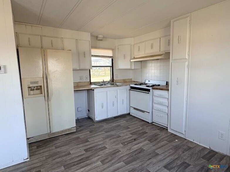 135 Creekway Ln, Seguin, TX à vendre - Photo de l’immeuble – Image 3 sur 5