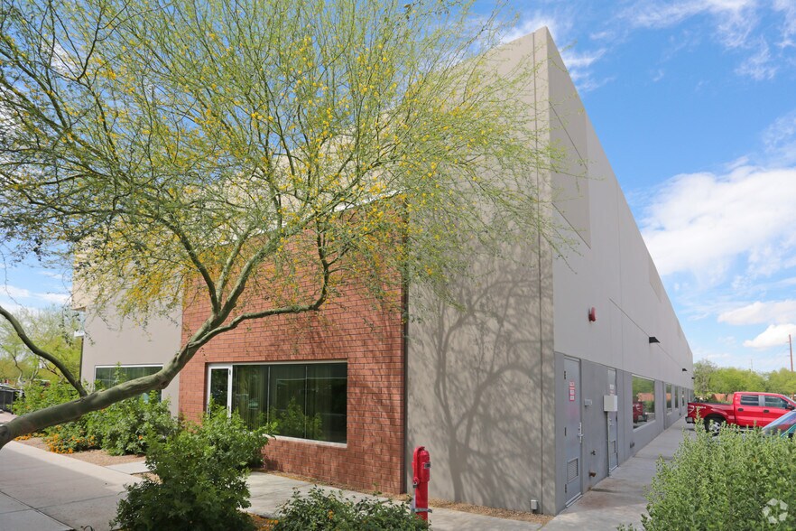 5570 W Chandler Blvd, Chandler, AZ à vendre - Photo de l’immeuble – Image 3 sur 9