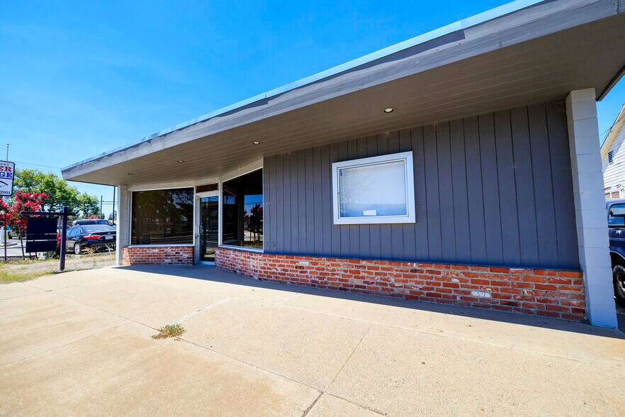 3513 Atchison St, Riverbank, CA à vendre - Photo de l’immeuble – Image 2 sur 12