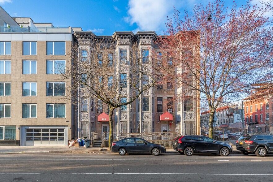 950-952 Bergen St, Brooklyn, NY à vendre - Photo de l’immeuble – Image 3 sur 44