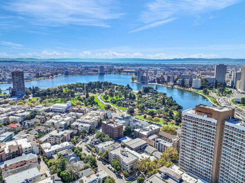 251 Park View Ter, Oakland, CA à vendre - Photo de l’immeuble – Image 3 sur 19