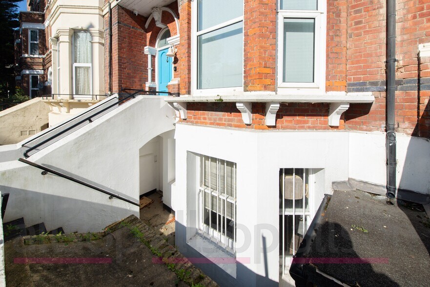 16 Shorncliffe Rd, Folkestone à louer - Photo de l’immeuble – Image 3 sur 9