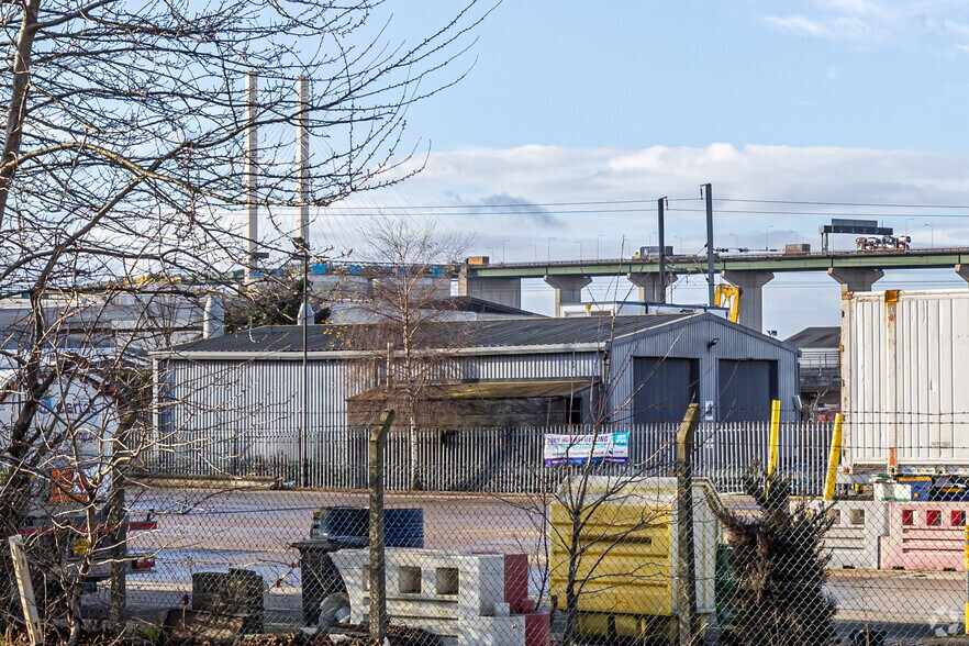 Oliver Clos, Grays à louer - Photo de l’immeuble – Image 3 sur 3