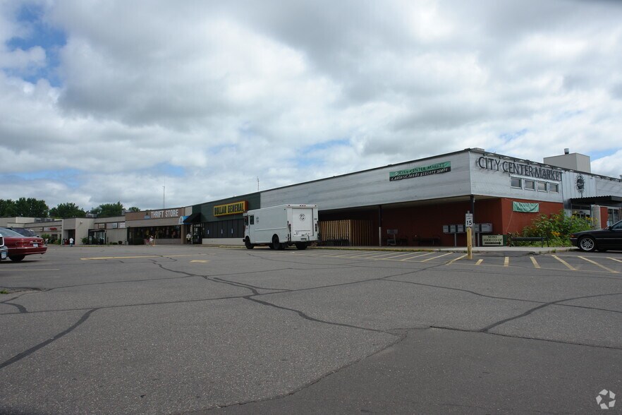 100-300 N Buchanan St, Cambridge, MN à louer - Photo de l’immeuble – Image 2 sur 3