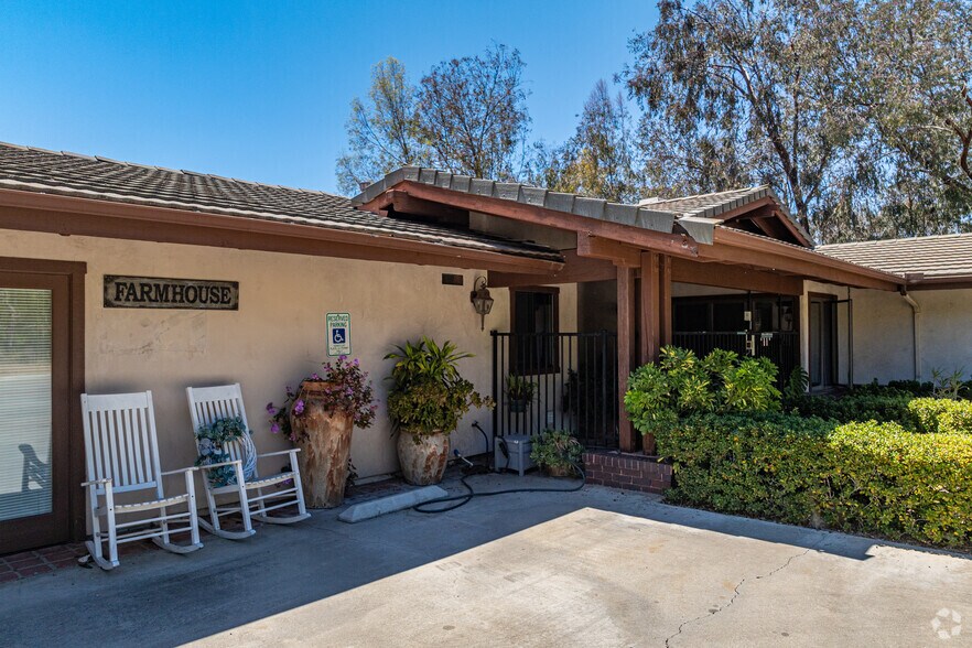12735 Monte Vista Rd, Poway, CA à vendre - Photo de l’immeuble – Image 3 sur 6