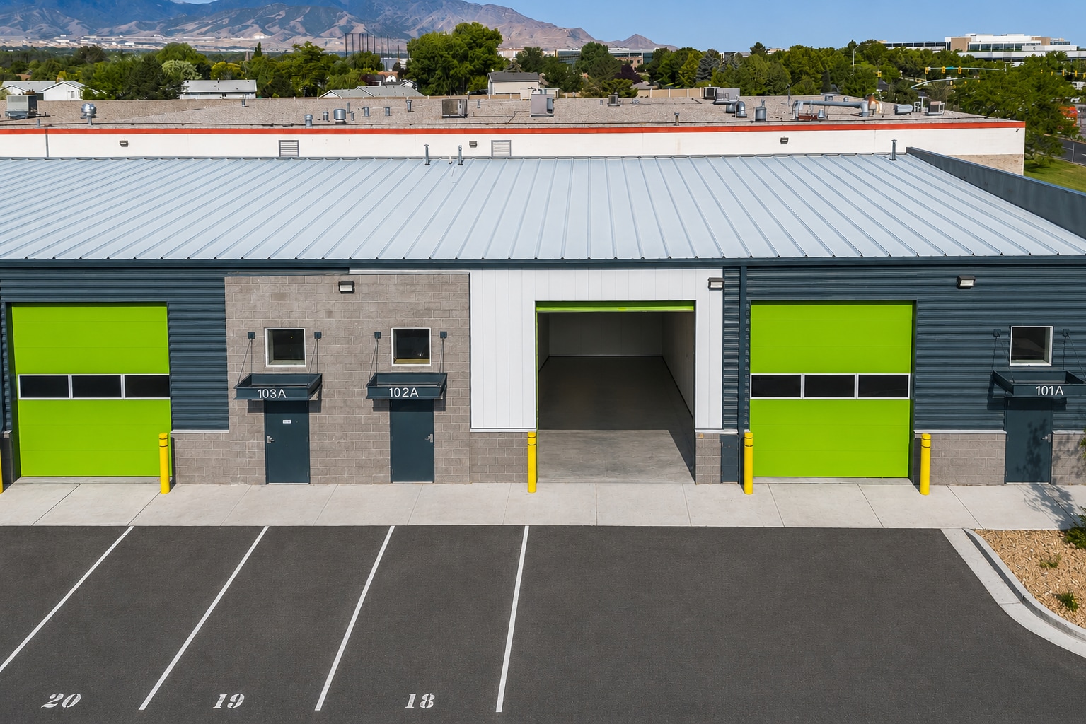3747 W Parkway Blvd, West Valley City, UT à louer Photo de l’immeuble– Image 1 sur 10