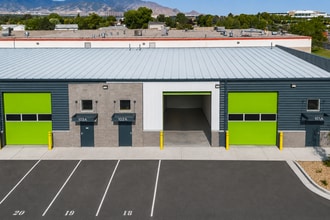 3747 W Parkway Blvd, West Valley City, UT à louer Photo de l’immeuble– Image 1 sur 10