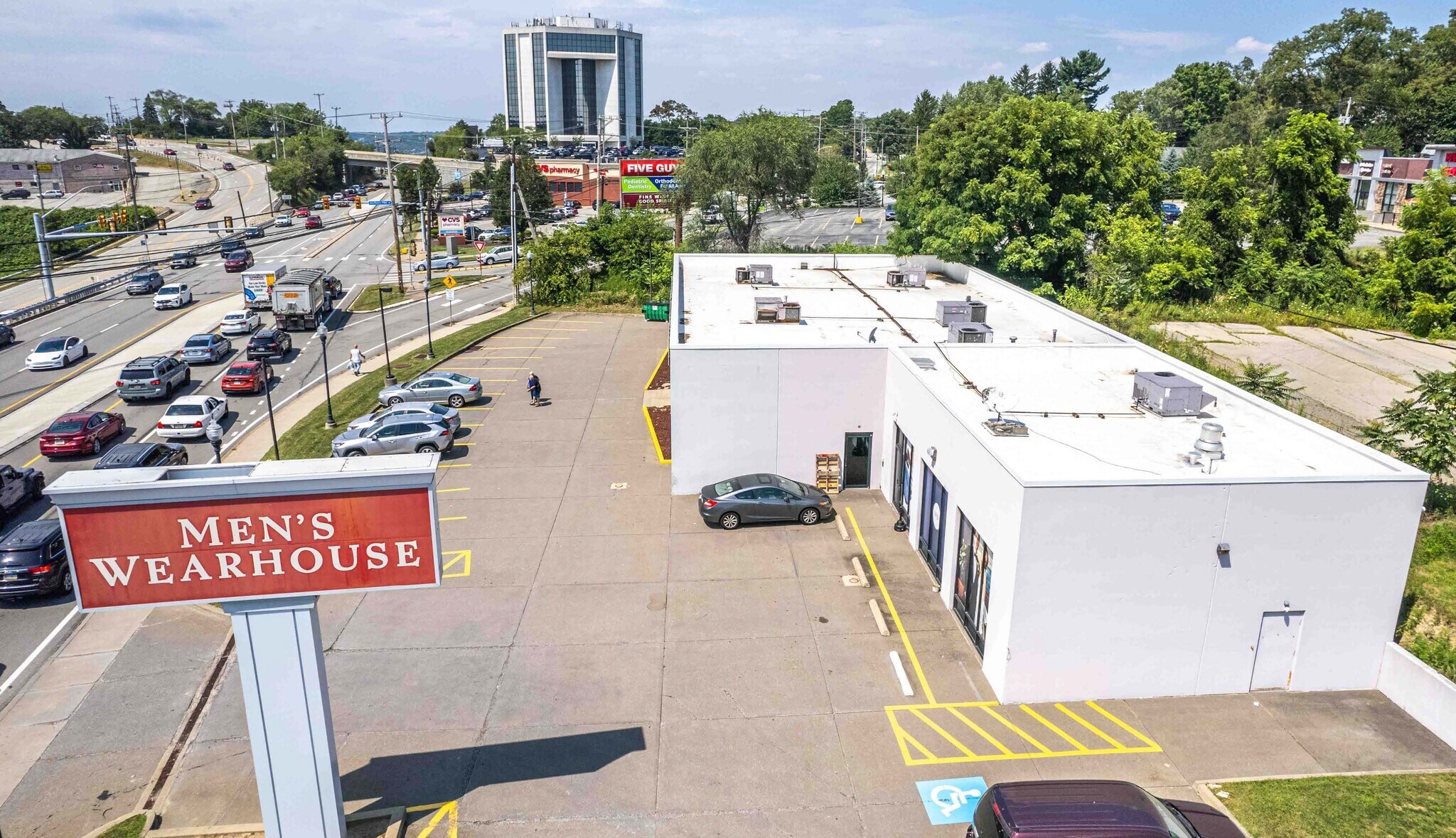 3911 William Penn Hwy, Monroeville, PA à vendre Photo de l’immeuble– Image 1 sur 3