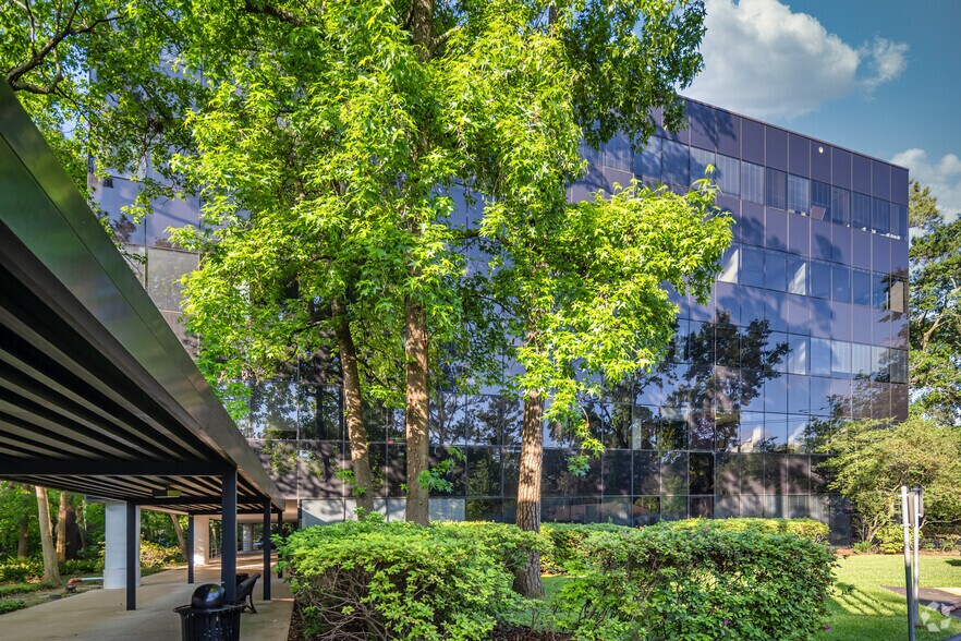 2180 North Loop W, Houston, TX à vendre - Photo de l’immeuble – Image 2 sur 21