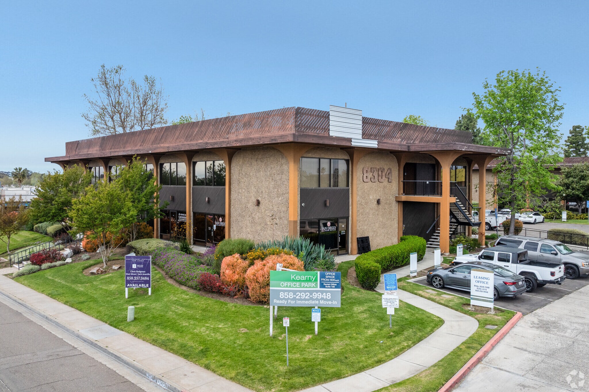 8328 Clairemont Mesa Blvd, San Diego, CA à louer Photo principale– Image 1 sur 9