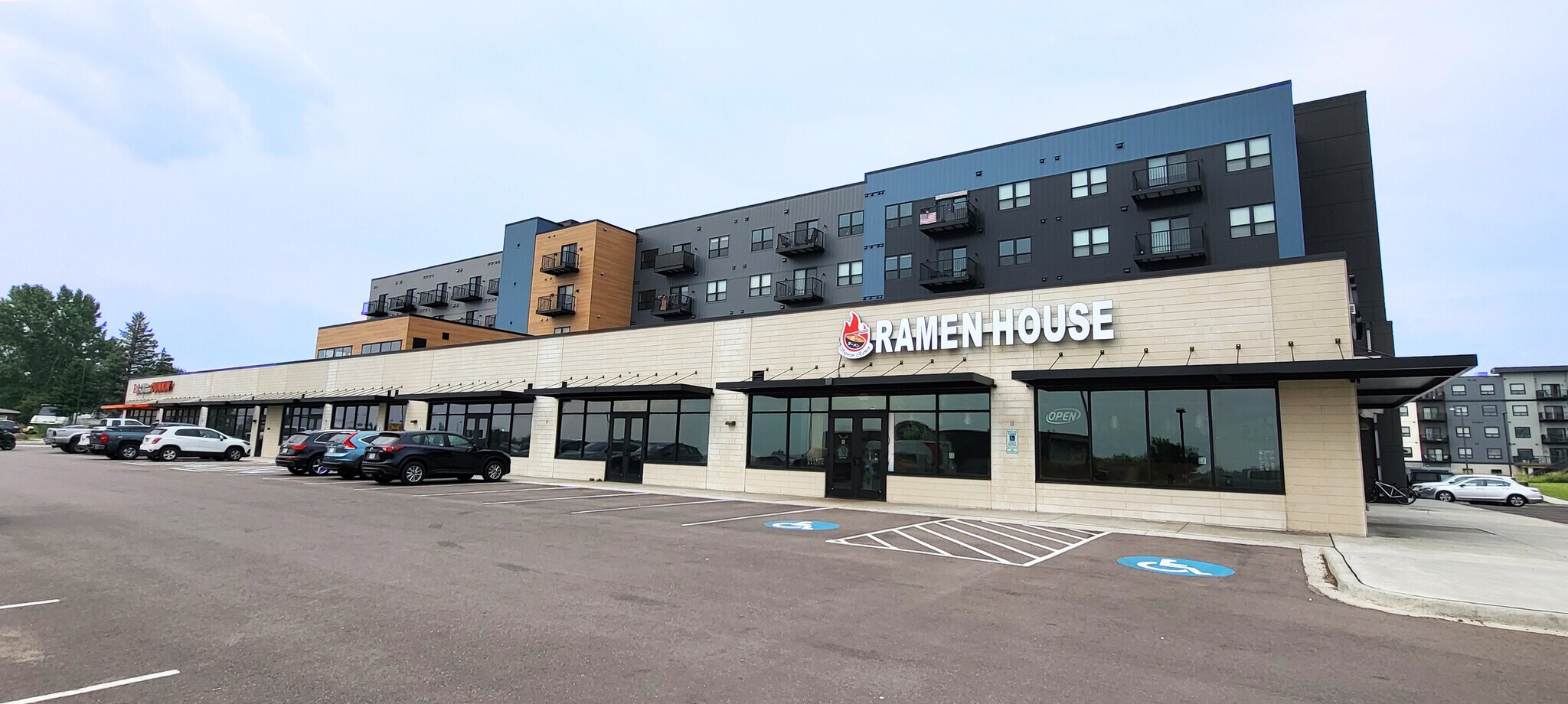 110 E 2nd St, Superior, WI à louer Photo de l’immeuble– Image 1 sur 4