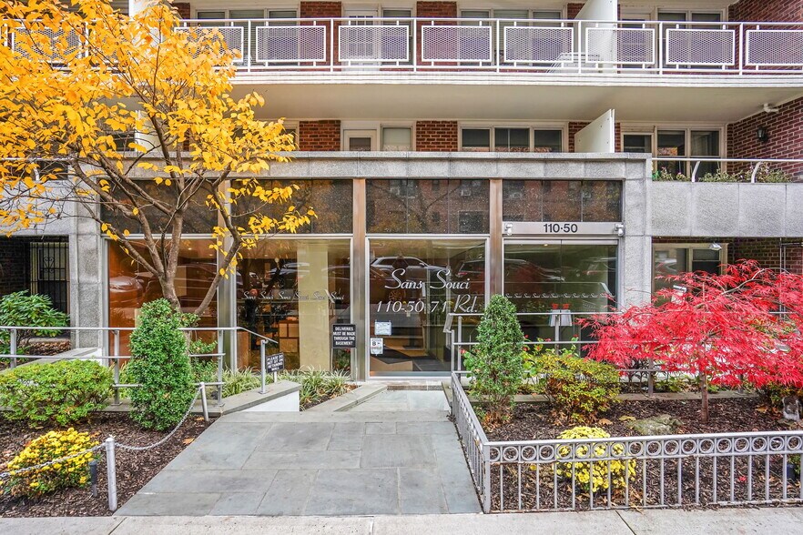 11050 71st Rd, Forest Hills, NY à vendre - Photo de l’immeuble – Image 3 sur 18