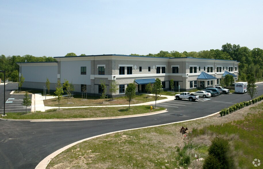 7045-7073 Gateway Ct, Manassas, VA à louer - Photo de l’immeuble – Image 2 sur 15