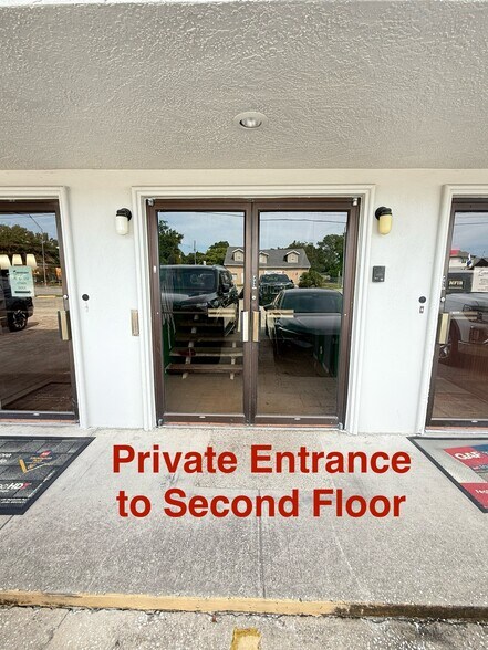 14409 N Nebraska Ave, Tampa, FL à louer - Photo de l’immeuble – Image 3 sur 6