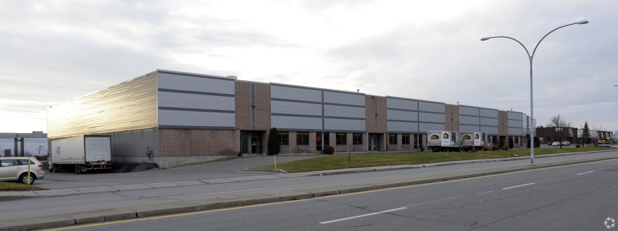 88 Boul Brunswick, Dollard-des-Ormeaux, QC à louer Photo principale– Image 1 sur 3