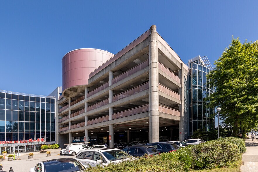 8181 Cambie Rd, Richmond, BC à vendre - Photo de l’immeuble – Image 2 sur 2