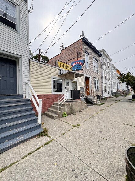 494 Washington Ave, Albany, NY à vendre - Photo de l’immeuble – Image 3 sur 5