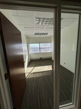 N14W23777 Stone Ridge Dr, Waukesha, WI à louer Photo intérieure– Image 2 sur 4