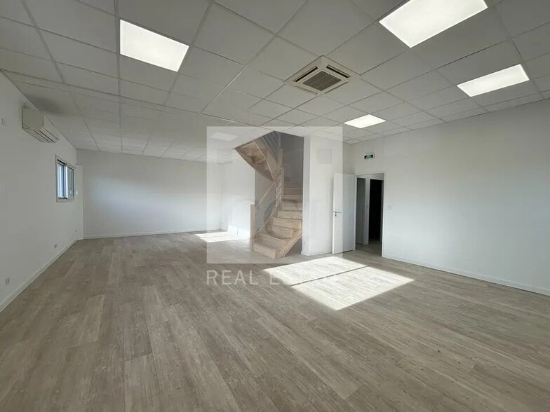 6 Allée Barthelemy Thimonnier, Chaponnay à vendre - Photo de l’immeuble – Image 2 sur 12