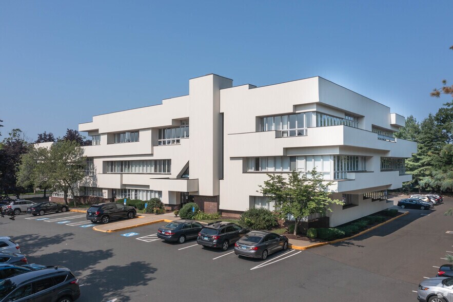 60 Washington Ave, Hamden, CT à vendre - Photo principale – Image 1 sur 6