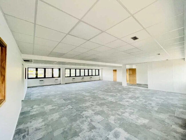 Plus de détails pour Avenue Jean Lolive, Pantin - Bureau à louer