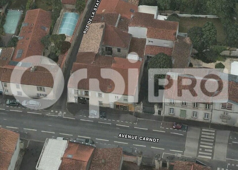 Local d'activités dans La Rochelle à vendre - Photo de l’immeuble – Image 1 sur 9