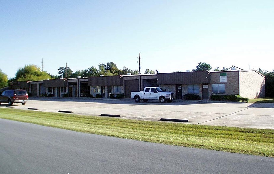 501 Bains St, Brookshire, TX à louer - Photo principale – Image 1 sur 1