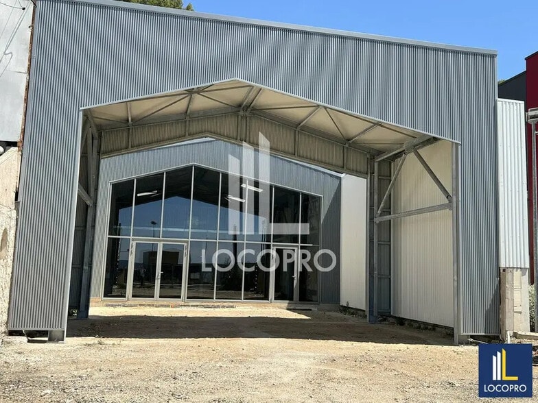 76 Avenue Denis Padovani, Vitrolles à louer - Photo de l’immeuble – Image 3 sur 4