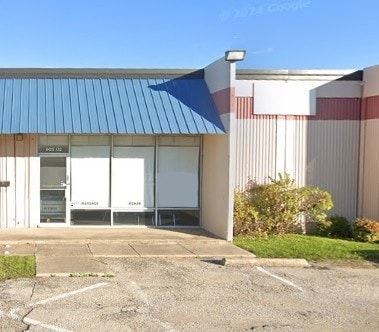 605 E Palace Pky, Grand Prairie, TX à louer Photo de l’immeuble– Image 1 sur 6