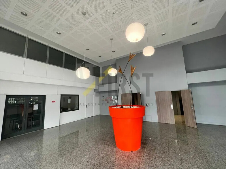 Bureau dans LE BROC à louer - Hall d’entrée – Image 2 sur 8