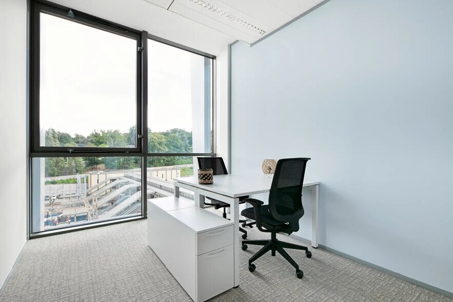 2-12 Parvis Colonel Arnaud Beltrame, Versailles à louer - Photo intérieure – Image 3 sur 25