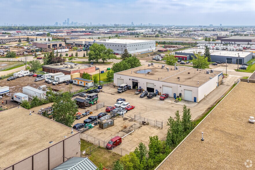 15140 128th Ave NW, Edmonton, AB à vendre - Aérien – Image 2 sur 3