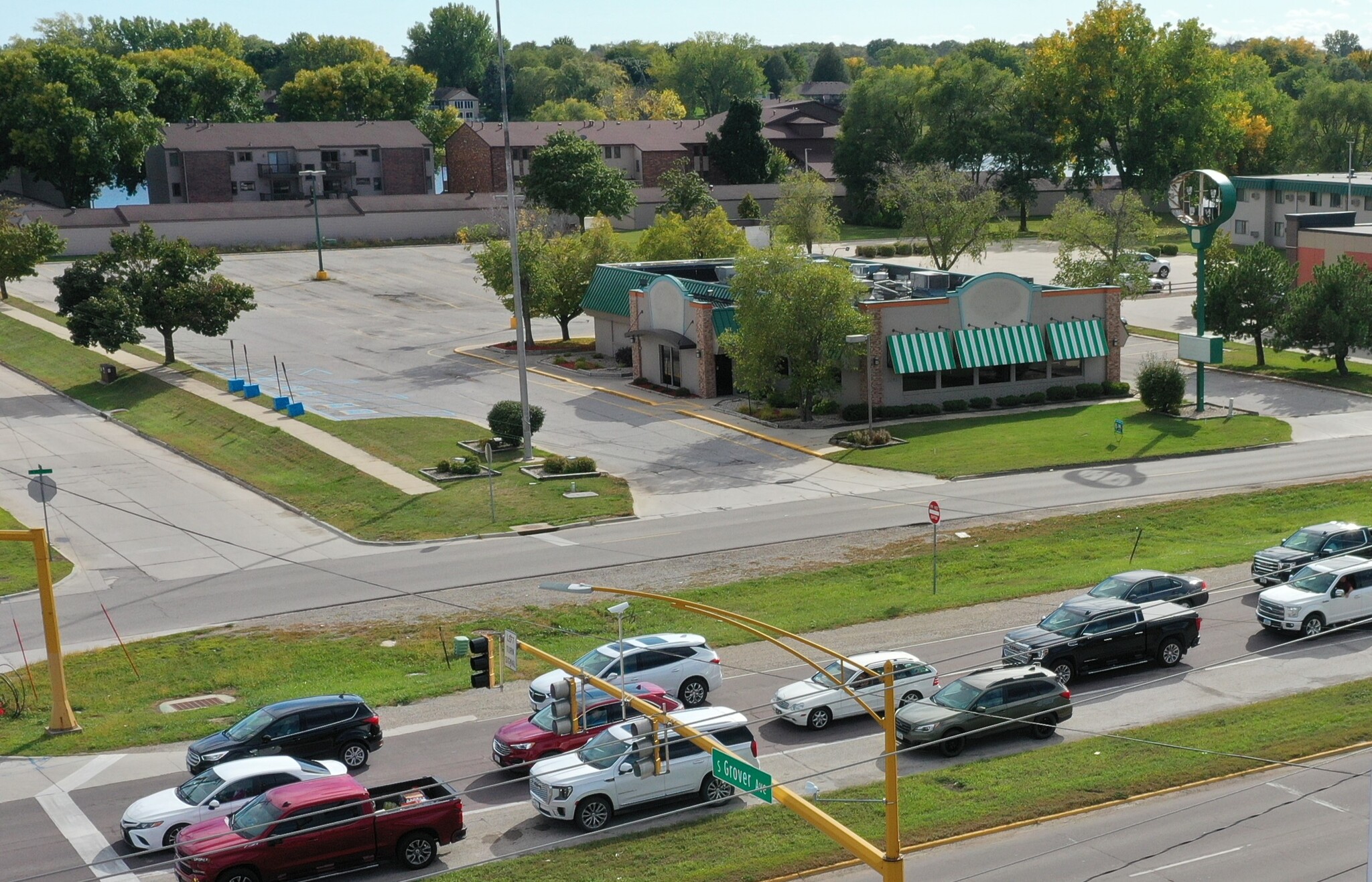 2201 4th St SW, Mason City, IA à louer Photo de l’immeuble– Image 1 sur 7