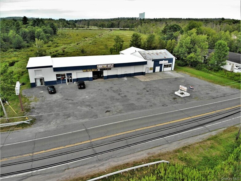 186 E Broadway, Monticello, NY à vendre - Photo de l’immeuble – Image 2 sur 29