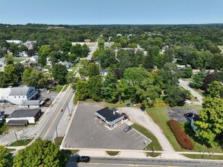 Plus de détails pour 509 E Main St, Pinckney, MI - Local commercial à vendre