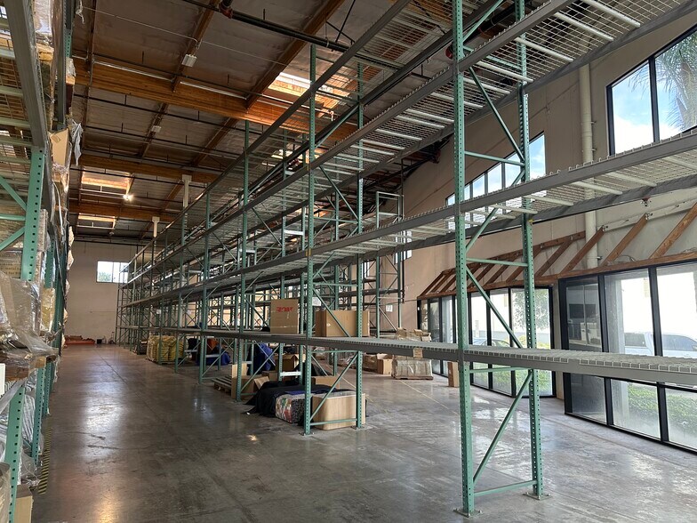 301 Todd Ct, Oxnard, CA à louer - Photo de l’immeuble – Image 1 sur 9