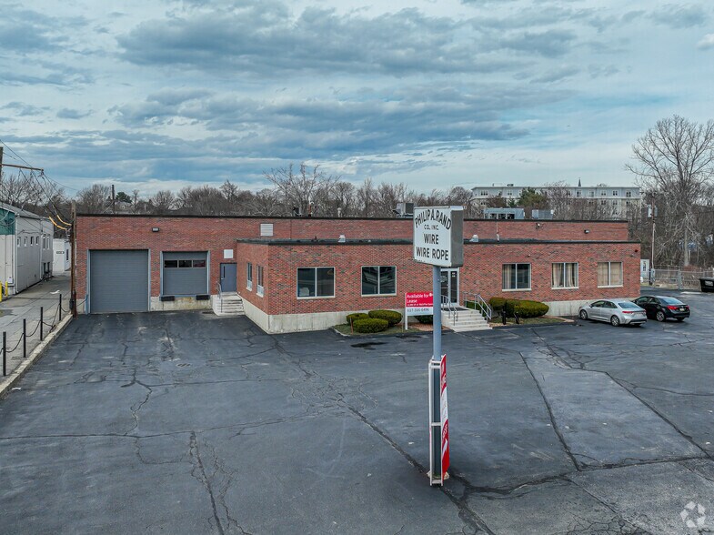 137-139 California St, Newton, MA à louer - Photo de l’immeuble – Image 2 sur 5