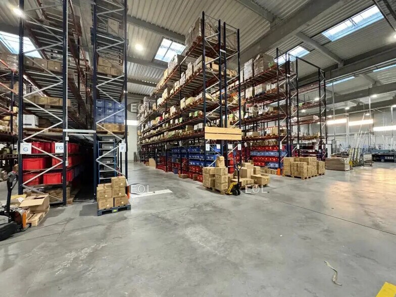 Local d’activités dans Neuville-sur-Oise à louer - Photo intérieure – Image 3 sur 9