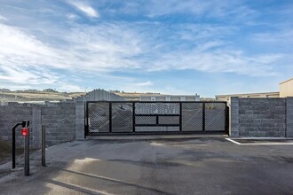 10525 Ridgeline Dr, Kennewick, WA à louer Photo de l’immeuble– Image 2 sur 4