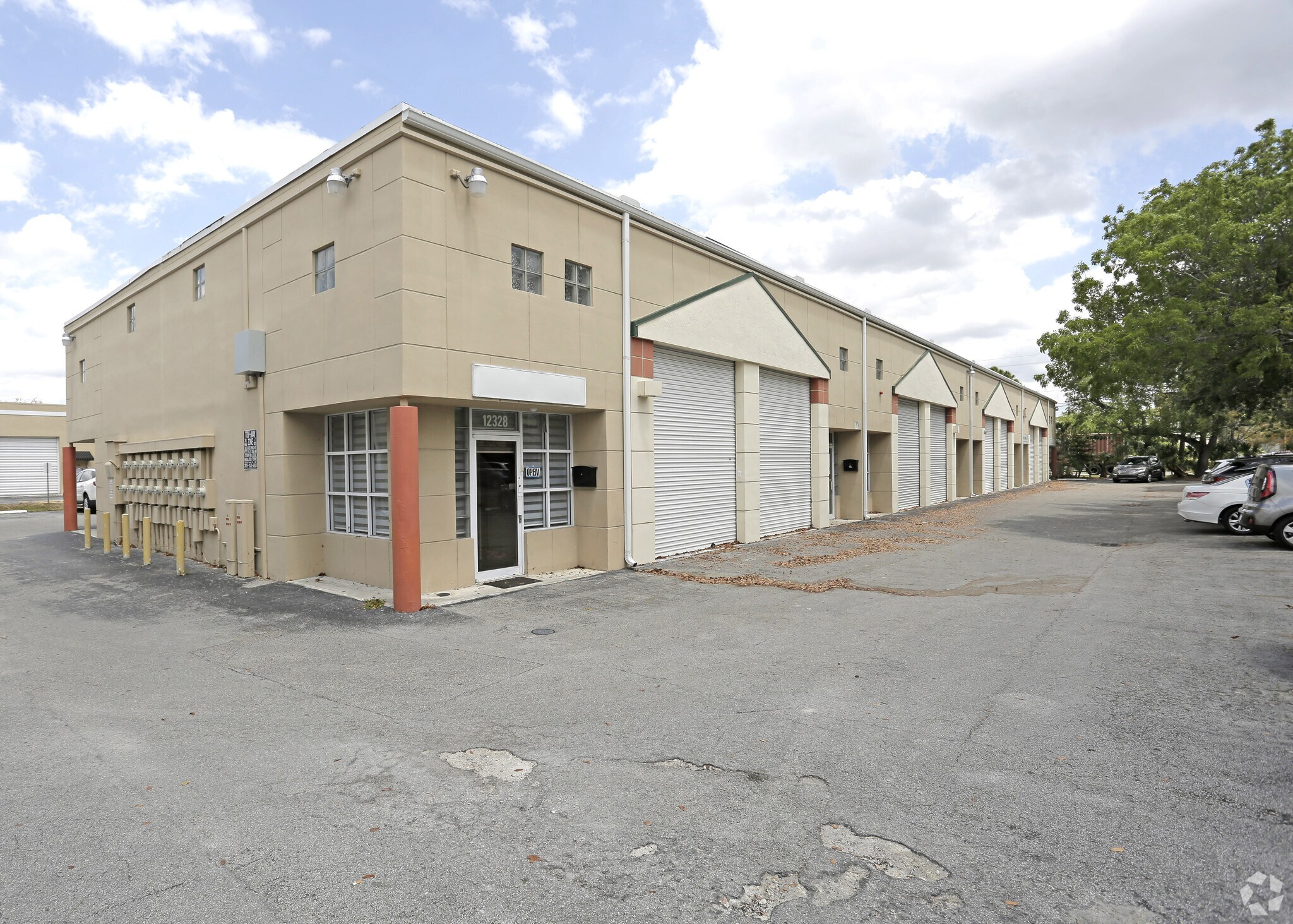 12300-12316 SW 132nd Ct, Miami, FL à vendre Photo principale– Image 1 sur 5