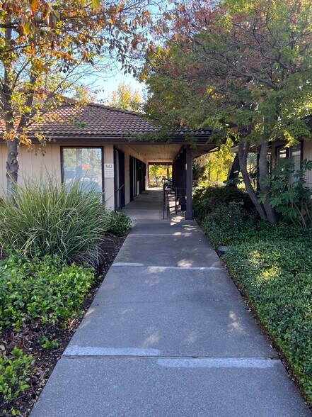 3475 Taylor Rd, Loomis, CA à louer - Photo de l’immeuble – Image 2 sur 5