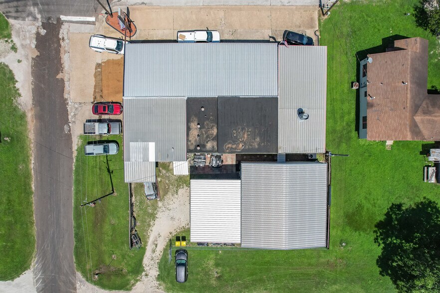418 S Commerce St, Bremond, TX à vendre - Photo de l’immeuble – Image 3 sur 43
