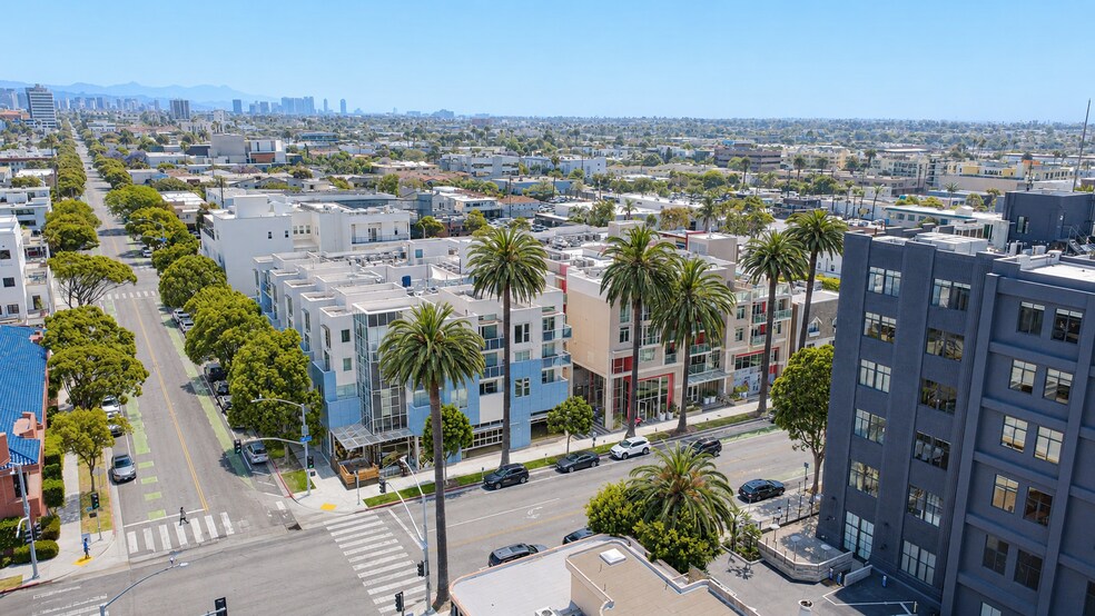 702 Arizona Ave, Santa Monica, CA à louer - Photo de l’immeuble – Image 1 sur 4