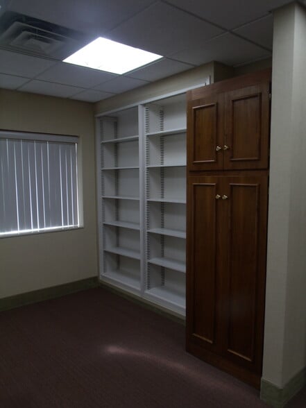 411 Holmes St, Frankfort, KY à vendre - Photo intérieure – Image 3 sur 93