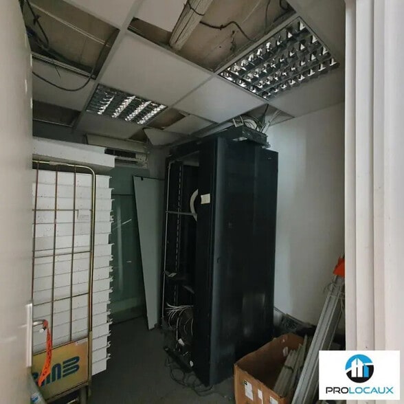 Local d'activités dans Meylan à vendre - Photo de l’immeuble – Image 2 sur 11